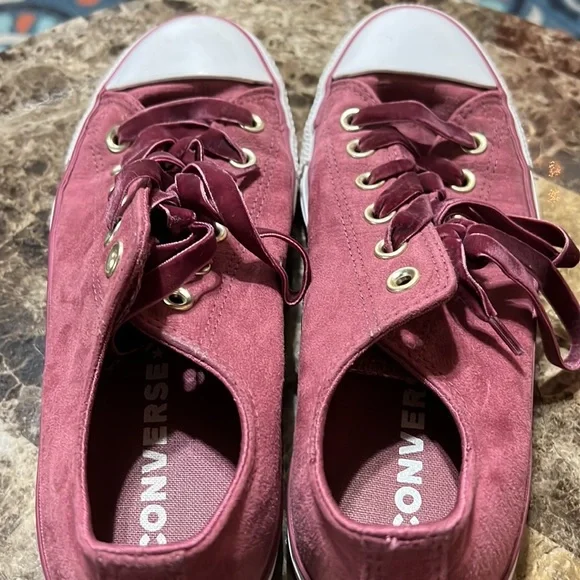 Converse All Stars, Size 8, Sued with Velvet laces, Great Condition - Picture 5 of 7